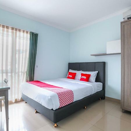 Oyo 1551 Studento Guest House Tangerang Exterior foto