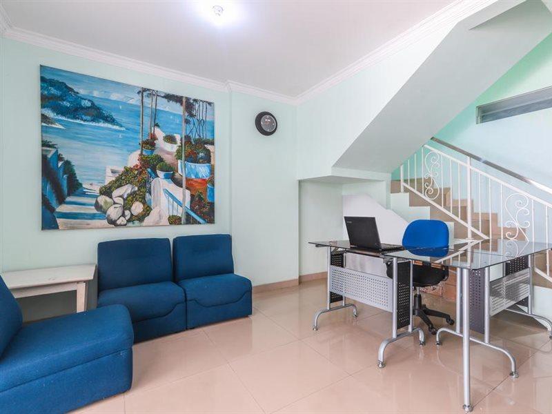 Oyo 1551 Studento Guest House Tangerang Exterior foto