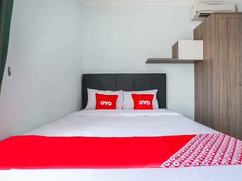 Oyo 1551 Studento Guest House Tangerang Exterior foto