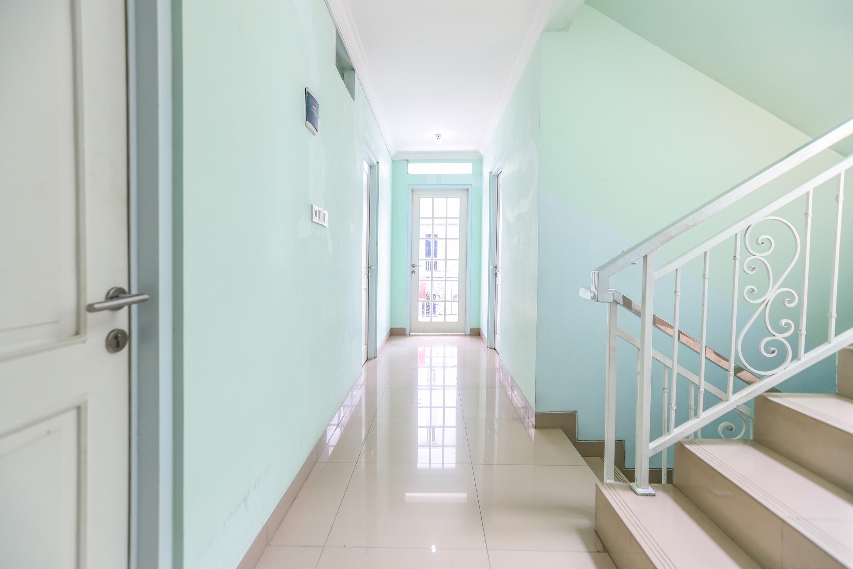 Oyo 1551 Studento Guest House Tangerang Exterior foto